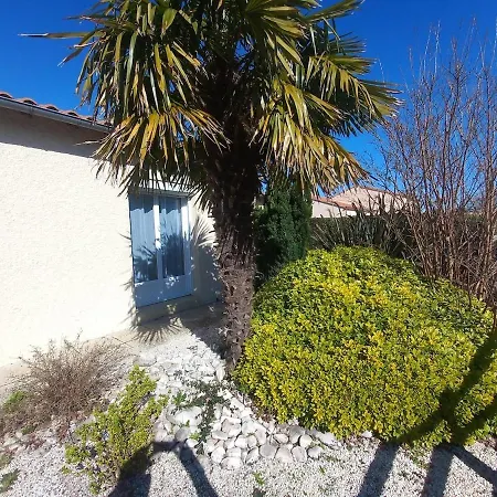 Maison Entiere Spatieuse Et Au Calme 6 Couchages Holiday home *