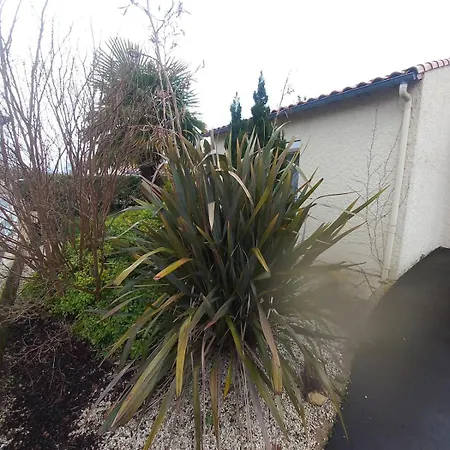 Holiday home Maison Entiere Spatieuse Et Au Calme 6 Couchages *