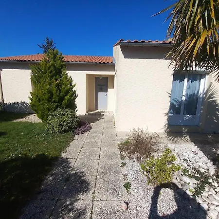 Maison Entiere Spatieuse Et Au Calme 6 Couchages *