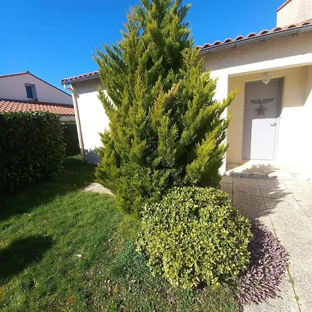 Holiday home Maison Entiere Spatieuse Et Au Calme 6 Couchages L'Herbergement