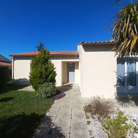 Maison Entiere Spatieuse Et Au Calme 6 Couchages Holiday home *