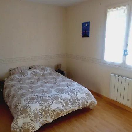 Holiday home Maison Entiere Spatieuse Et Au Calme 6 Couchages *