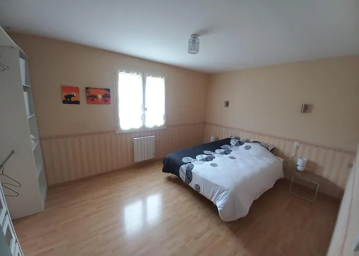 Maison Entiere Spatieuse Et Au Calme 6 Couchages בית נופש