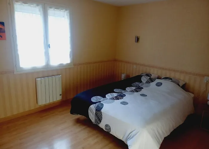 Maison Entiere Spatieuse Et Au Calme 6 Couchages בית נופש